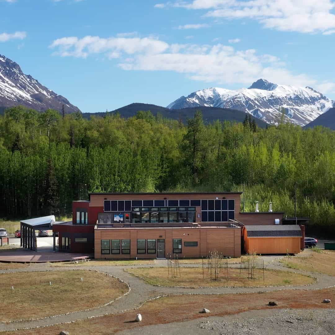 C’eyiits’ Hwnax Life House Community Health Center