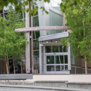 Entrance to Yagheli Shesh Qenq’a Anchorage Native Primary Care Center.